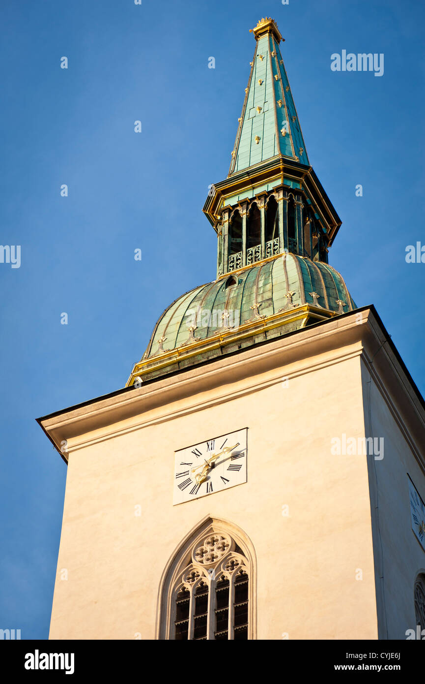 Glockenturm in der Nähe der Burg von Bratislava, Slowakei Stockfoto