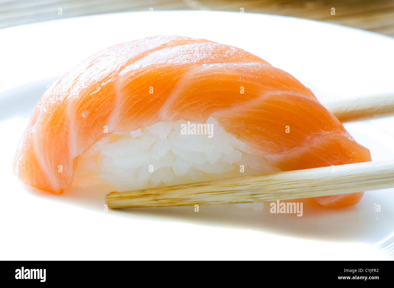 Lachs Sushi-Sashimi hautnah Stockfoto