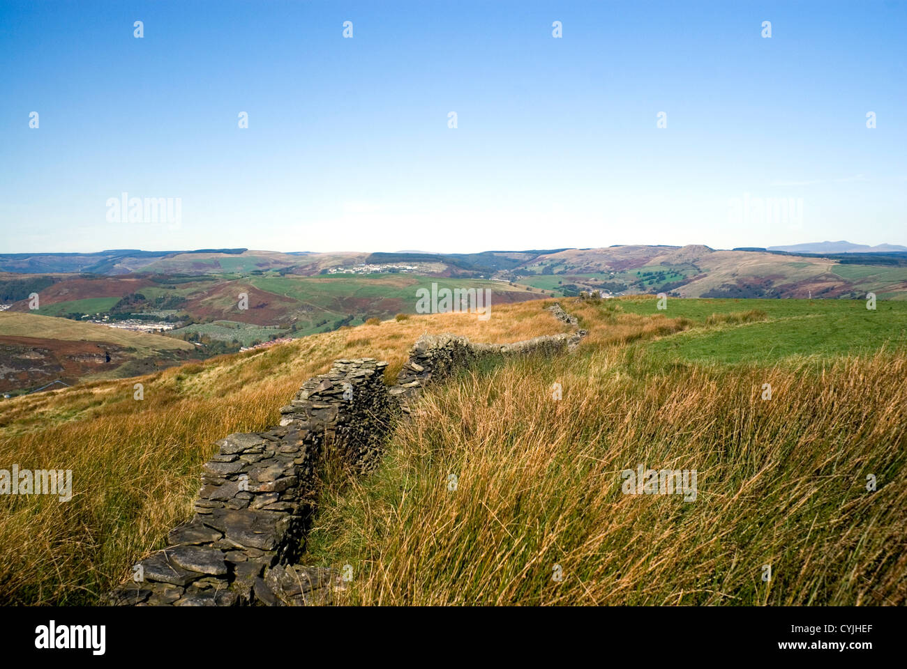 Landschaft in der Nähe von Porth im Rhondda Tal vom Mynydd y Glyn in der Nähe von Pontypridd Süd wales uk Stockfoto