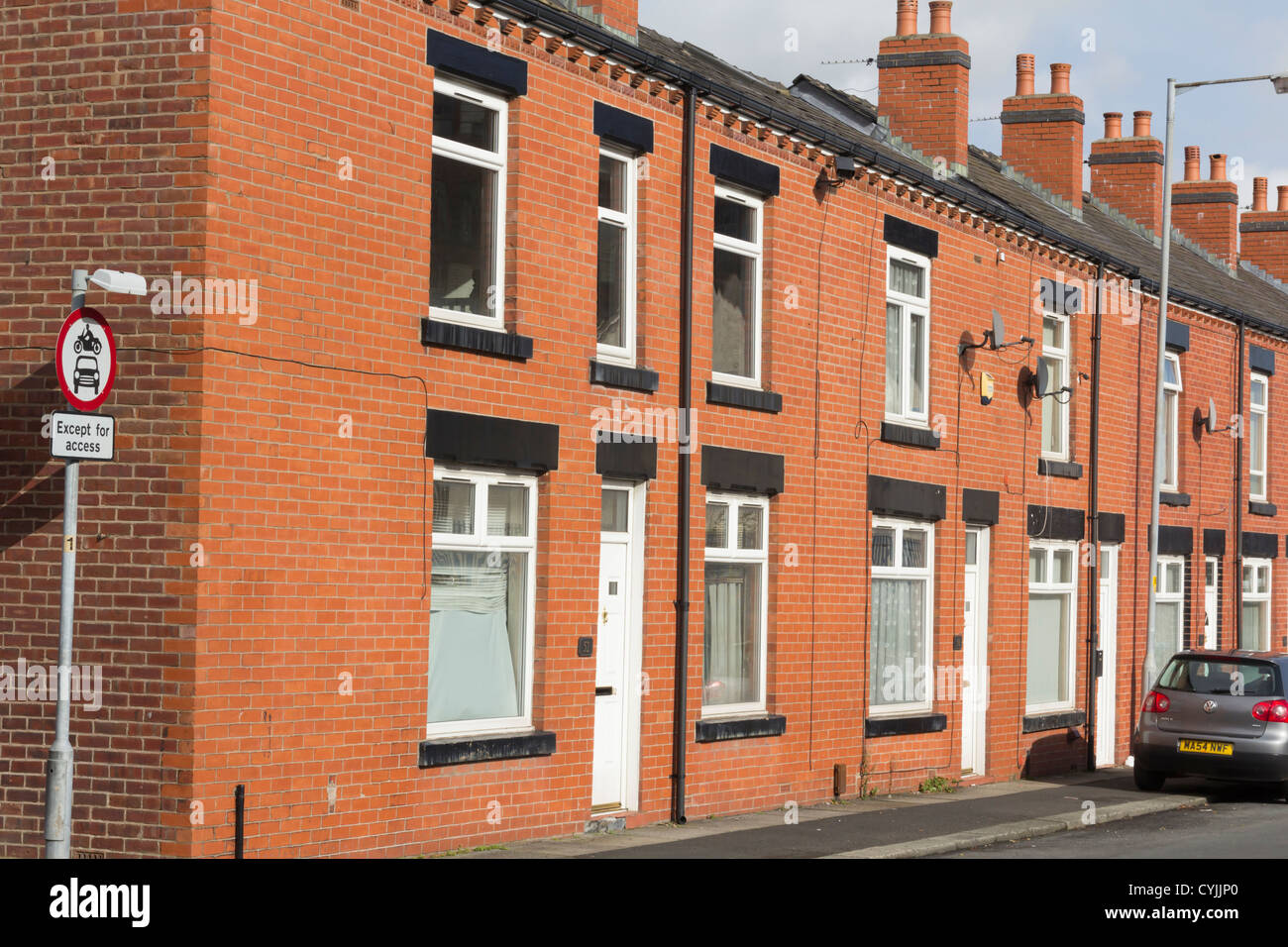 19. Jahrhundert Reihenhaus Häuser auf Campbell Street, Farnworth. Die Häuser verfügen über keine Vorgarten. Stockfoto