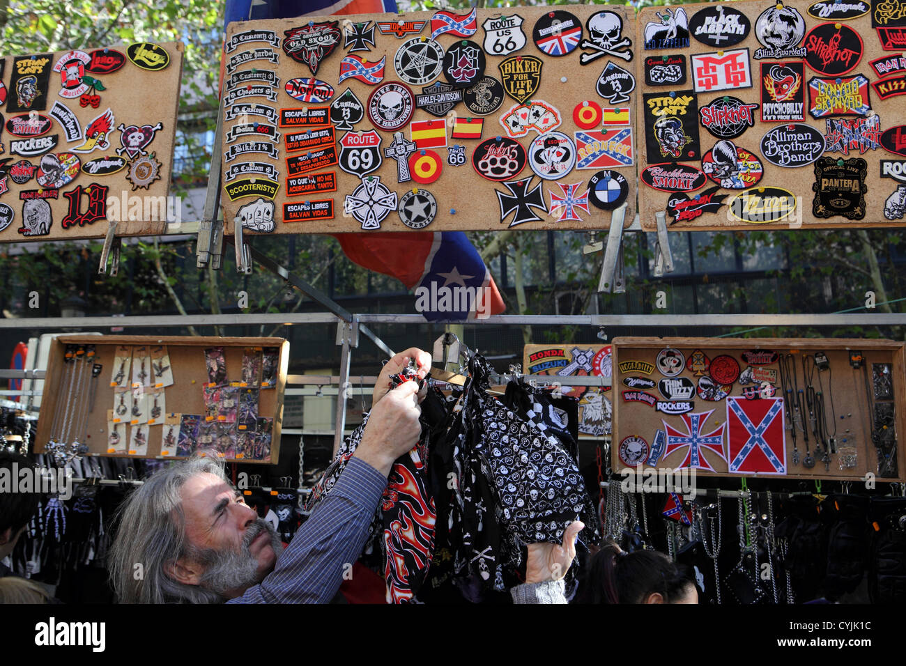 Heavy Metal Rock Band Patches für Verkauf, El Rastro, Madrid, Spanien, Espana Stockfoto