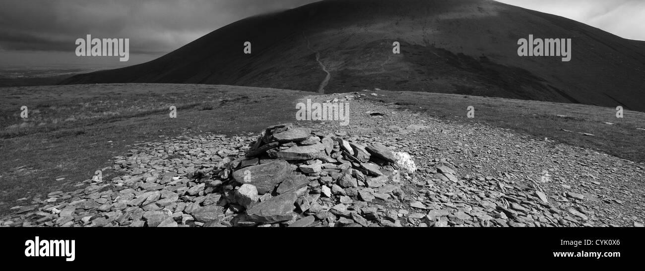 Summit Ridge von Carl Seite fiel, Keswick, Nationalpark Lake District, Cumbria, England, UK Carl Seite fiel gehört zu den 214 Wain Stockfoto