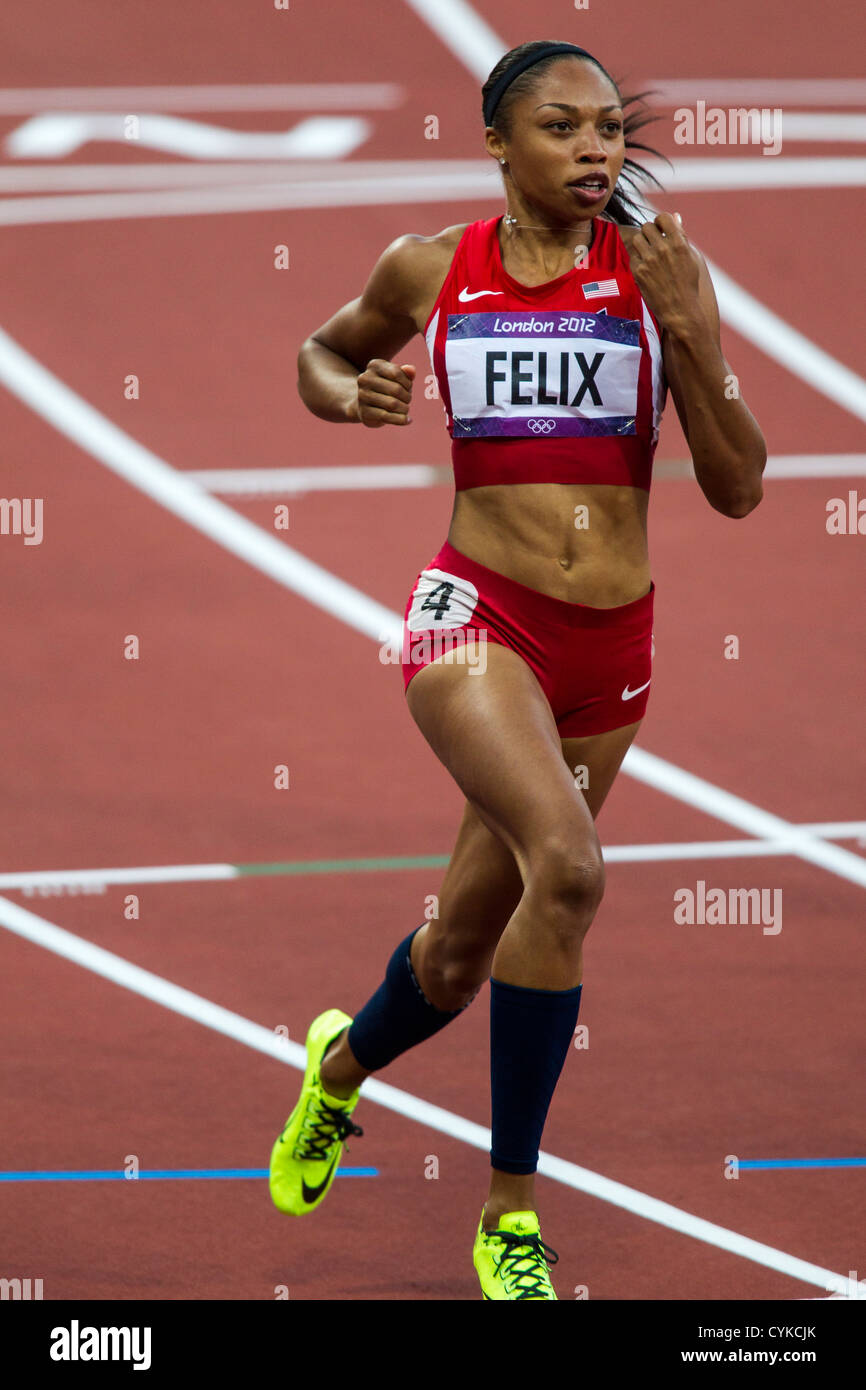 Allyson Felix (USA) im Wettbewerb mit den Frauen 100 Meter Halbfinale bei den Olympischen Sommerspielen 2012 in London Stockfoto