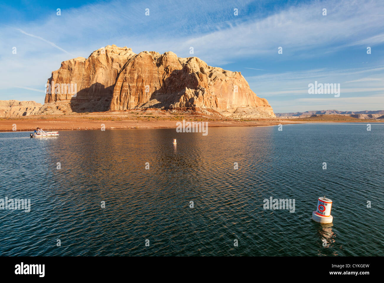 Lake Powell und das Glen Canyon National Recreation Area, das sich über eine Million Acres mit etwa 2000 Meilen Küstenlinie in Arizona und Utah erstreckt. Stockfoto