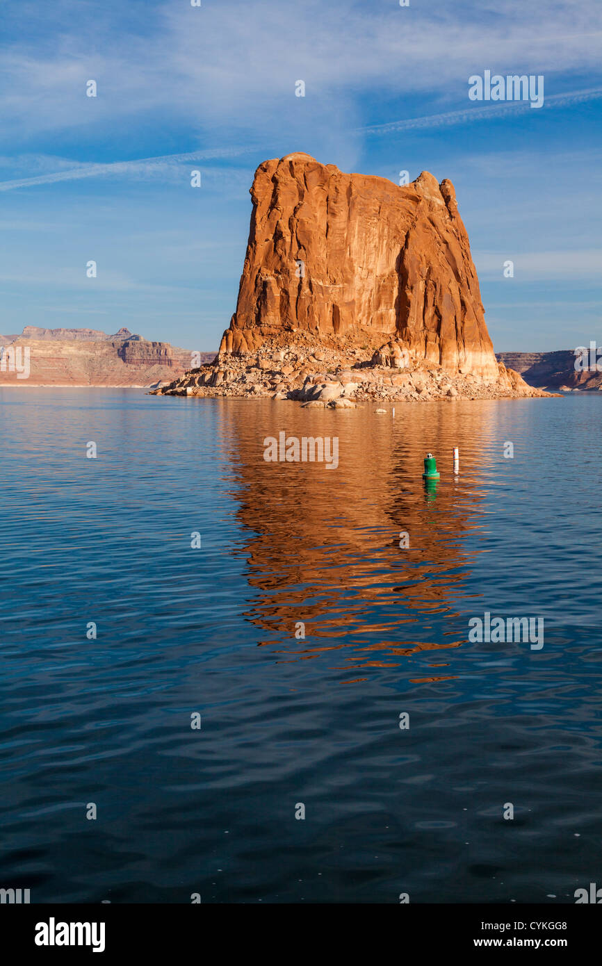 Lake Powell und das Glen Canyon National Recreation Area, das sich über eine Million Acres mit etwa 2000 Meilen Küstenlinie in Arizona und Utah erstreckt. Stockfoto