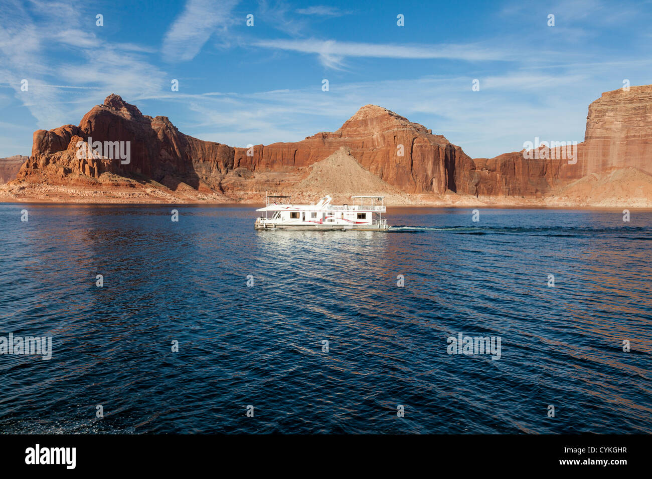 Lake Powell und das Glen Canyon National Recreation Area, das sich über eine Million Acres mit etwa 2000 Meilen Küstenlinie in Arizona und Utah erstreckt. Stockfoto