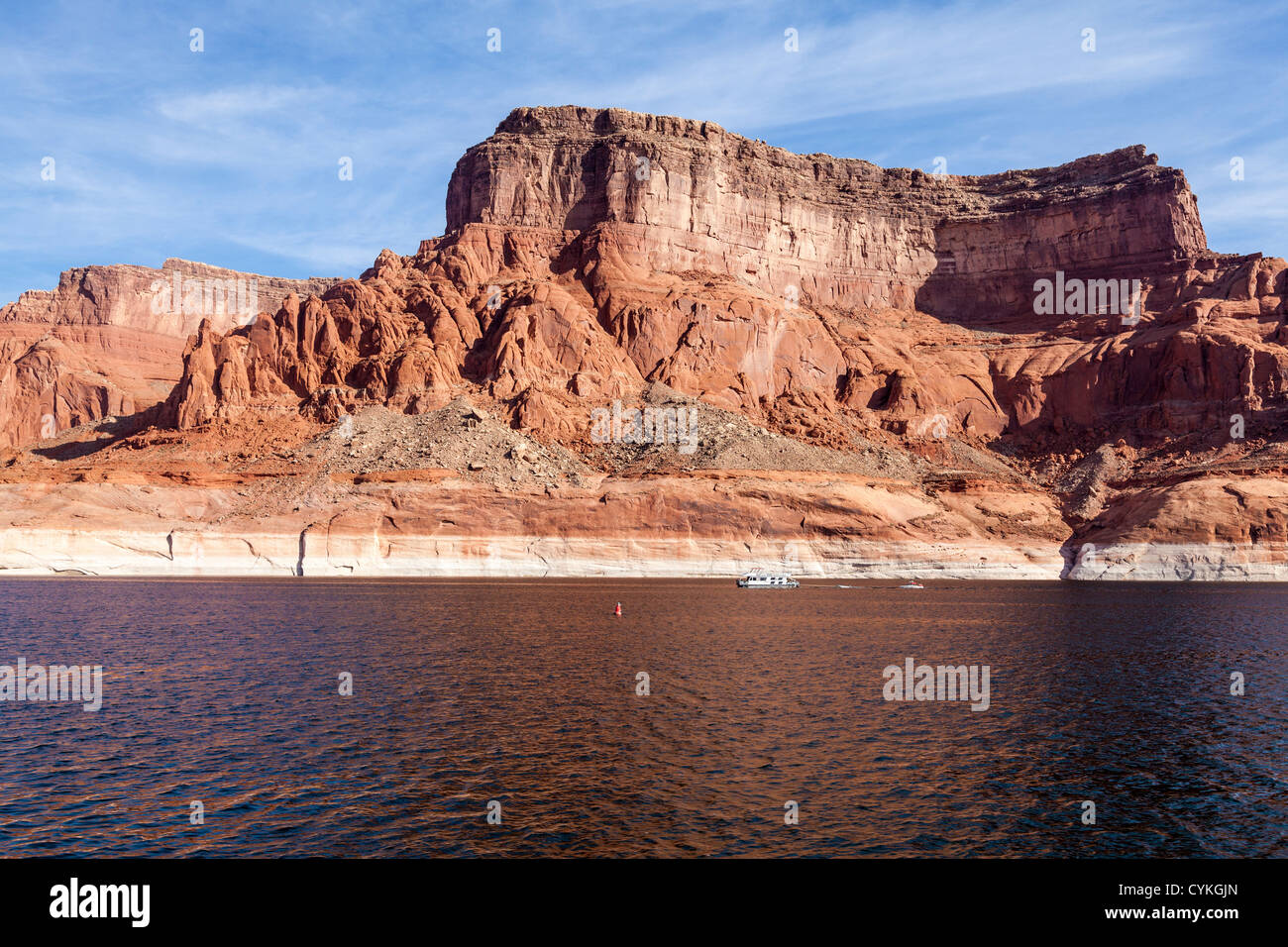 Lake Powell und das Glen Canyon National Recreation Area, das sich über eine Million Acres mit etwa 2000 Meilen Küstenlinie in Arizona und Utah erstreckt. Stockfoto