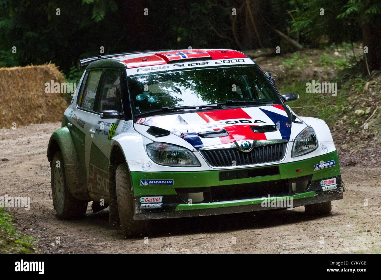 2012 Skoda Fabia S2000 mit Fahrer Andreas Mikkelsen auf der Rallye inszenieren auf die 2012 Goodwood Festival of Speed, Sussex, UK. Stockfoto