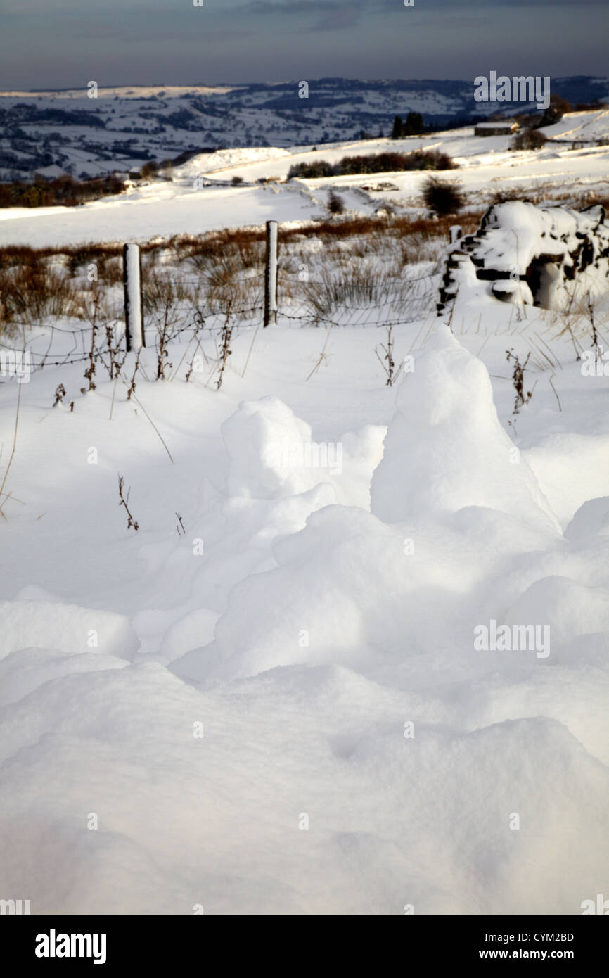 Kleinfarm. Heftige Schneefälle und gesperrte Straße in ...