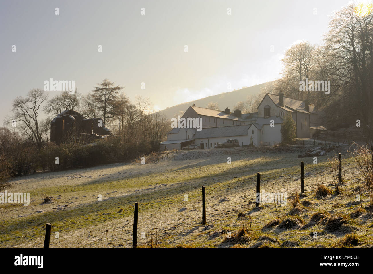 Klostergebäude und zerstörten Kirche, Vale Ewyas Stockfoto