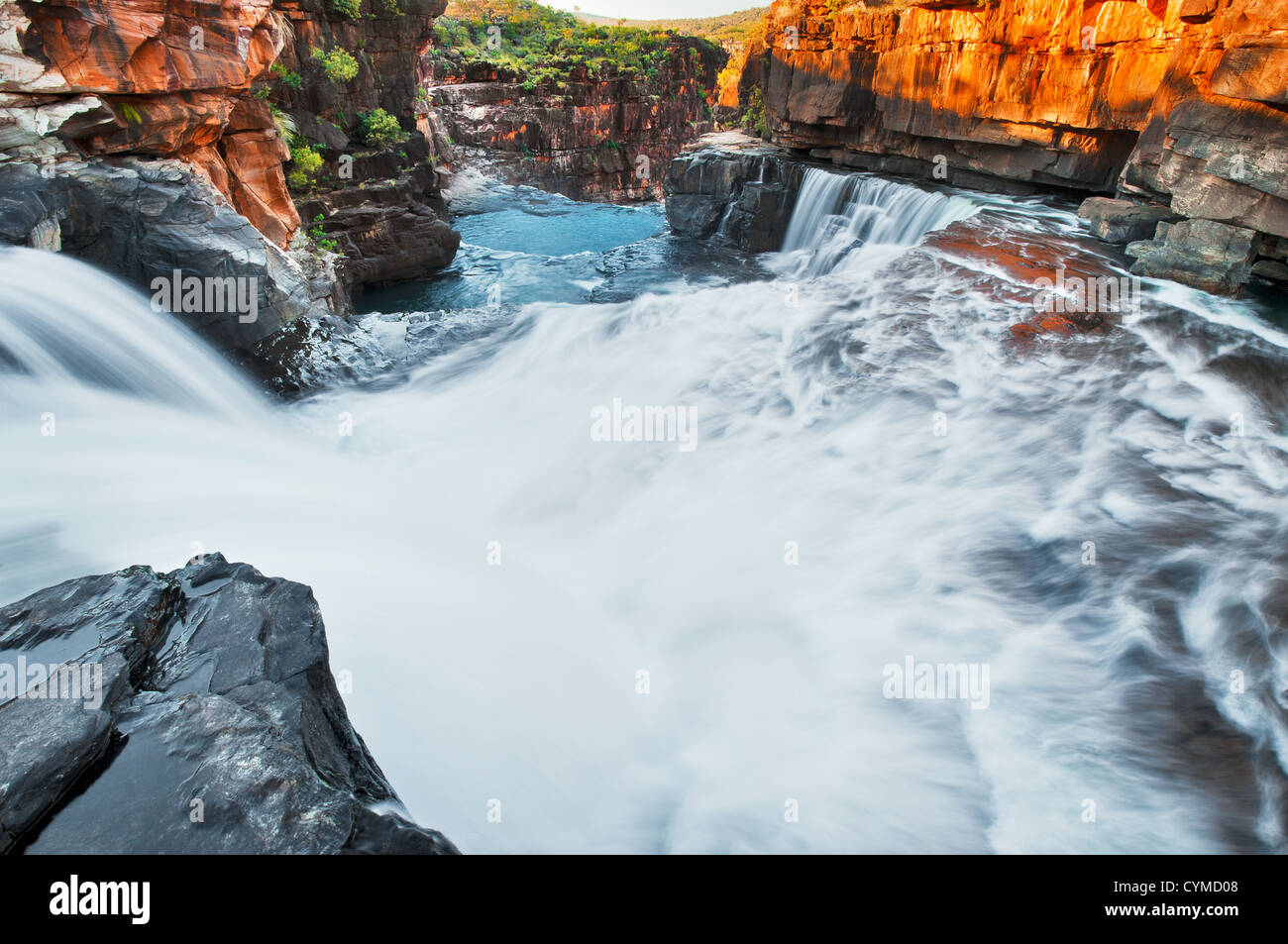 Tosenden Gewässern bei Mitchell Falls. Stockfoto