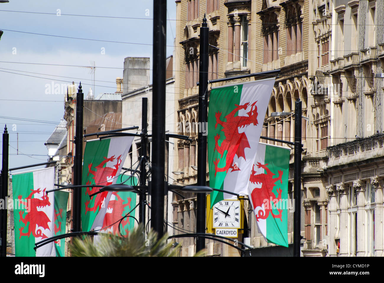 Welsch, Fahnen und Caerdydd Uhr Anzahl 3259 Stockfoto