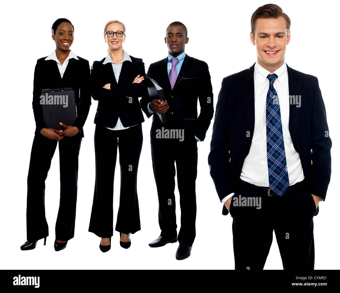 Gruppe von Geschäftsleuten, die lächelnd isoliert auf weißem Hintergrund Stockfoto
