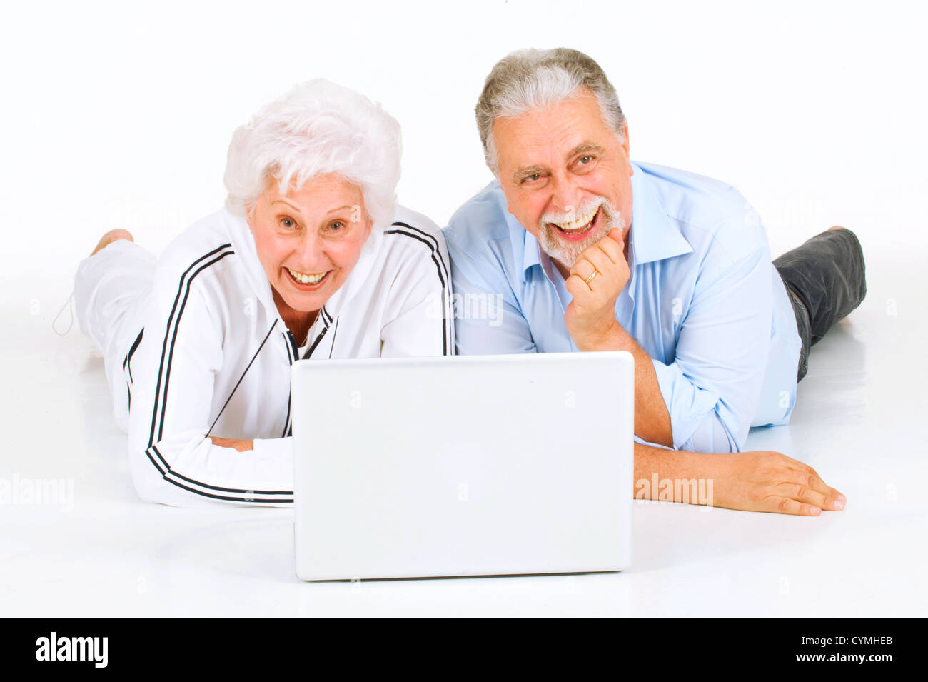 älteres Ehepaar mit laptop Stockfoto