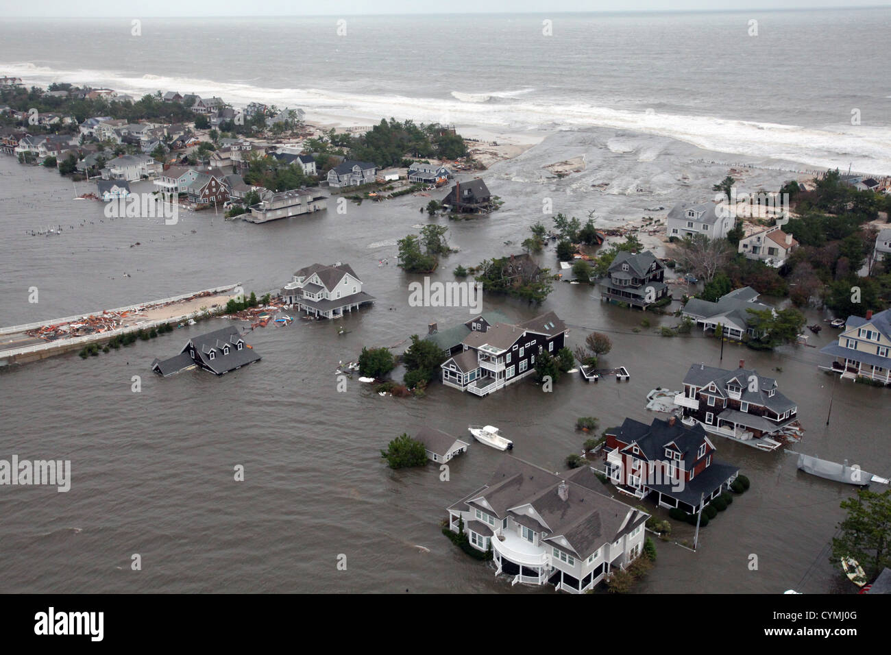 Luftaufnahmen der Schäden durch Hurrikan Sandy an der New Jersey Küste während einer Suche und Rettung Mission von 1-150 Assault Helicopter Battalion, New Jersey Army National Guard, 30. Oktober 2012 genommen. (US Air Force Foto von Master Sergeant Mark C. Olsen/freigegeben) Stockfoto