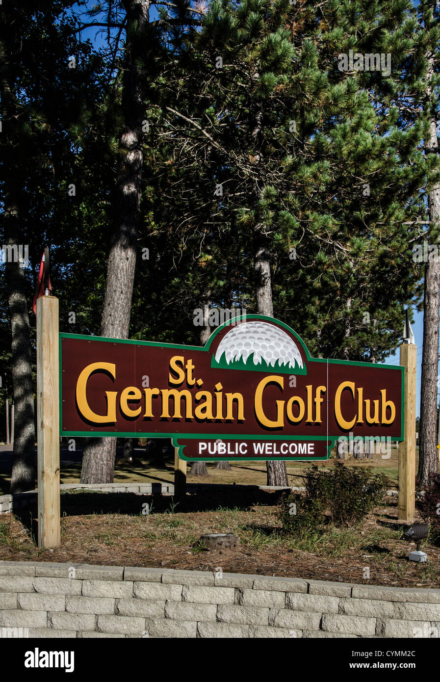 Melden Sie für den St. Germain Golf Club in St. Germain, Wisconsin an Stockfoto