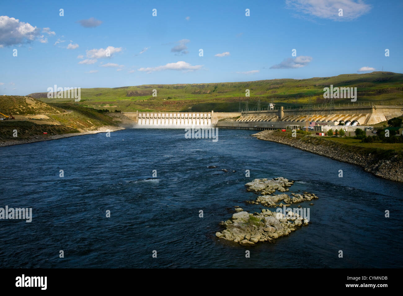 WA05620-00... WASHINGTON - Chief Joseph Dam am Fuße des Rufus Woods Lake auf dem Columbia River in der Nähe von Bridgeport. Stockfoto