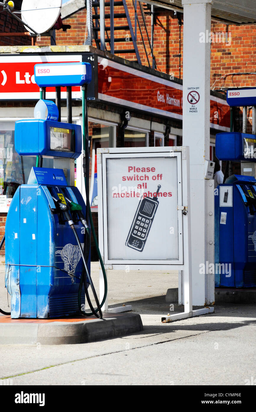 Keine Handys melden Sie an einer Tankstelle in Whitby. Stockfoto