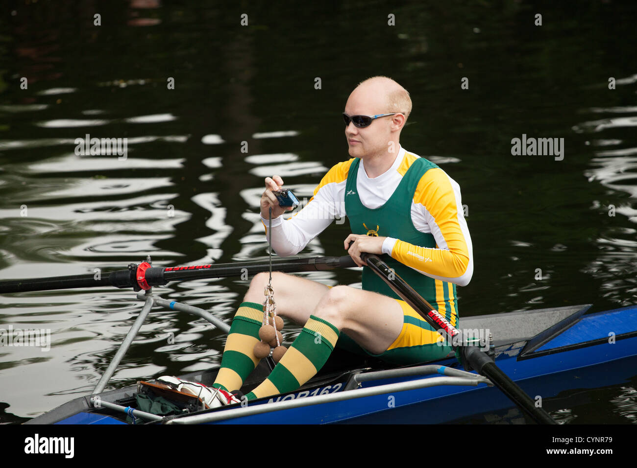 Norwich-Ruderclub als Bestandteil des Olympischen Fackellaufs in Großbritannien im Jahr 2012 ging Stockfoto