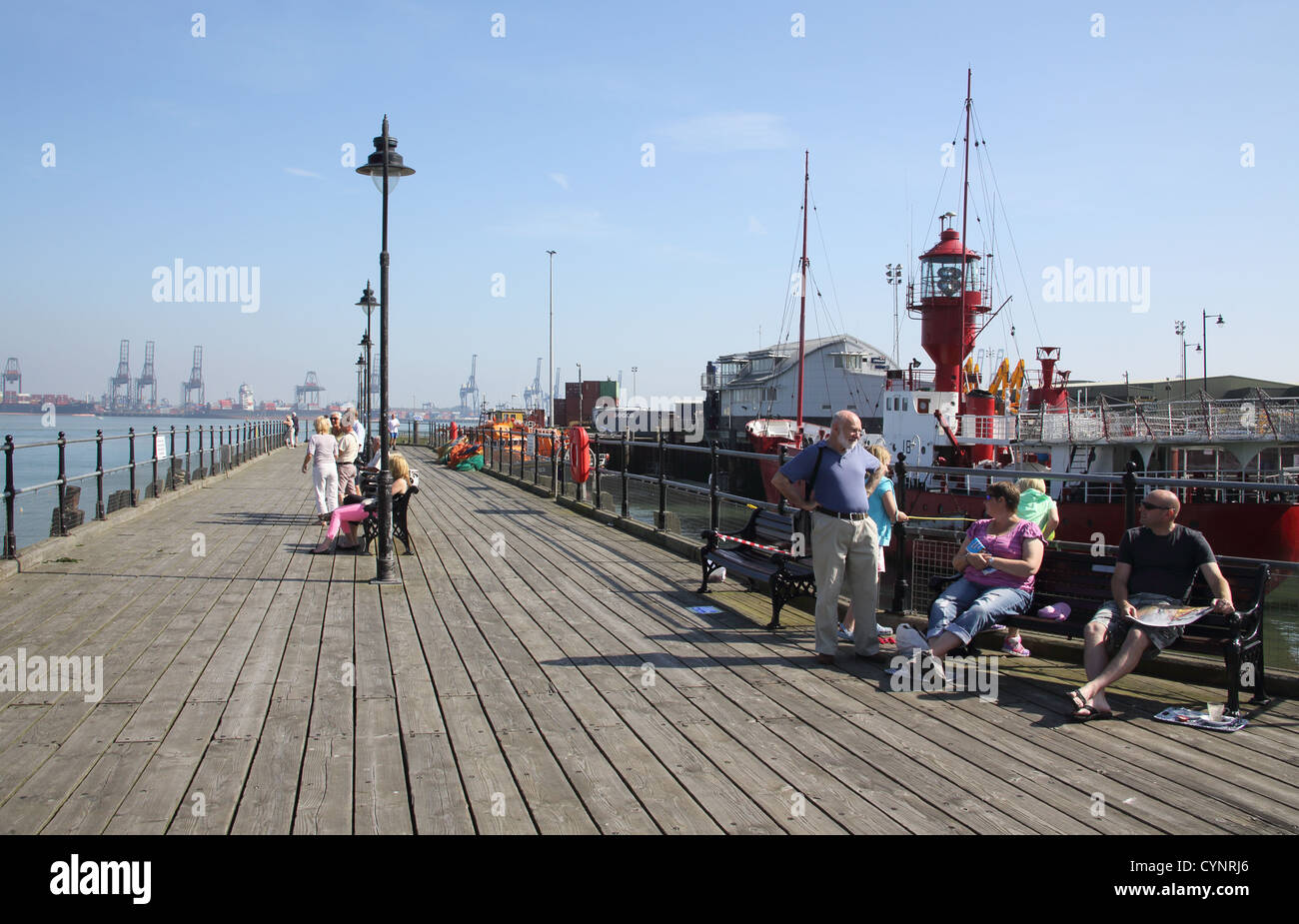 halben Penny Pier im Hafen von Harwich an der Küste von essex Stockfoto