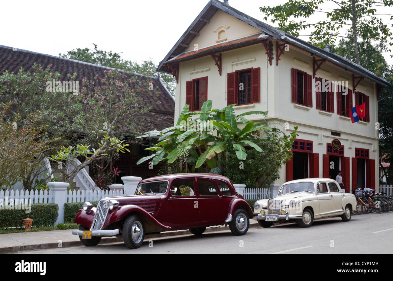 Klassisch, Citroen, Mercedes, Autos, Traktion, Avant, Limousine, Französisch, koloniale, Luang Prabang, Laos Stockfoto