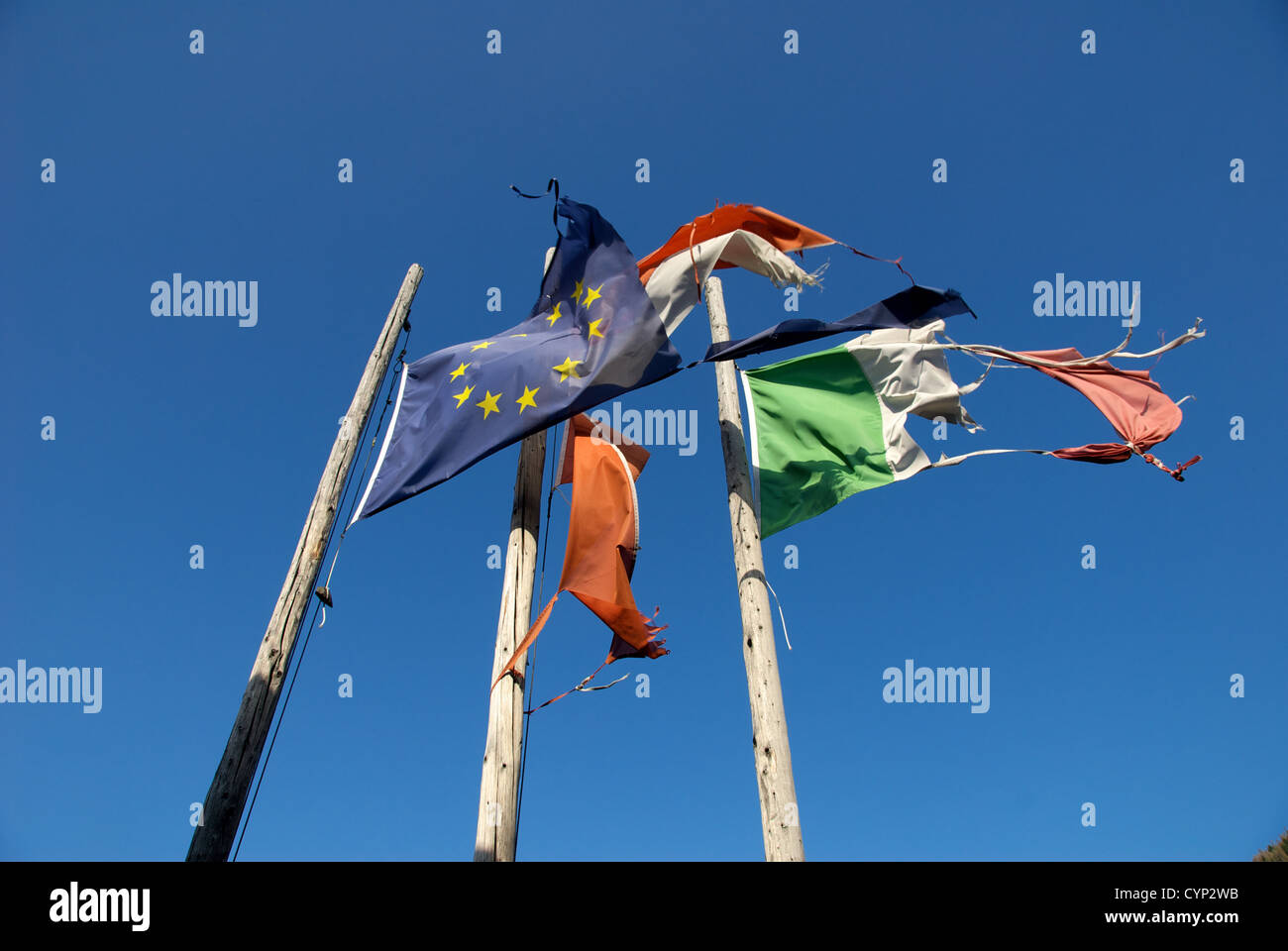 Europäische Flaggen in Lumpen Stockfoto