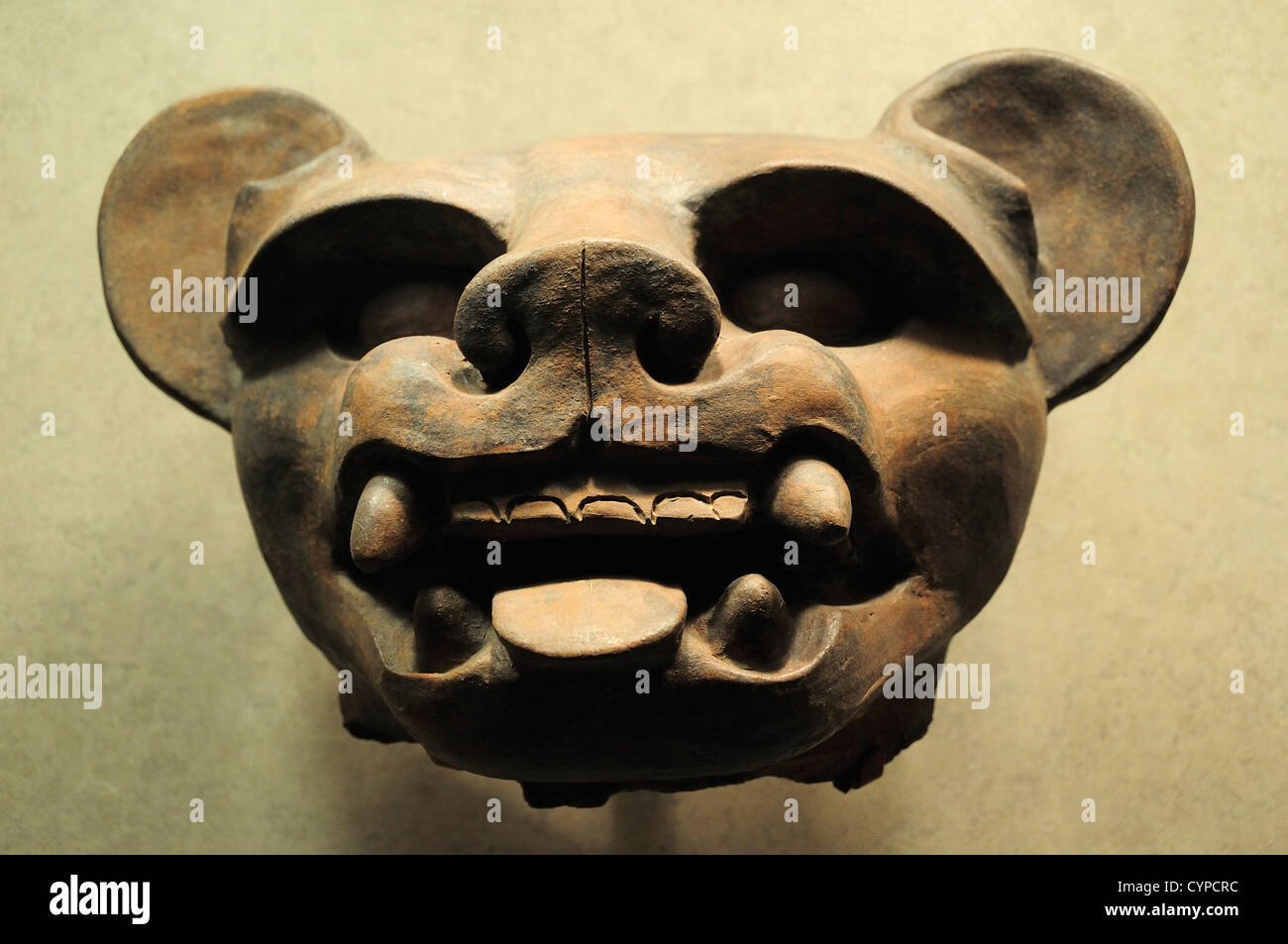 Museo Nacional de Antropologia, Vase 200 v. Chr. - 500 n. Chr. in Form von einem Tierkopf.  Amerikanischen Spanisch Lateinamerika Latino Stockfoto