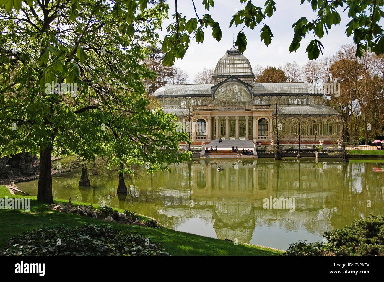 Crystal Palace und Retiro Park Teich Madrid Spanien Palacio de Cristal y Estanque Parque del Retiro Madrid España Stockfoto