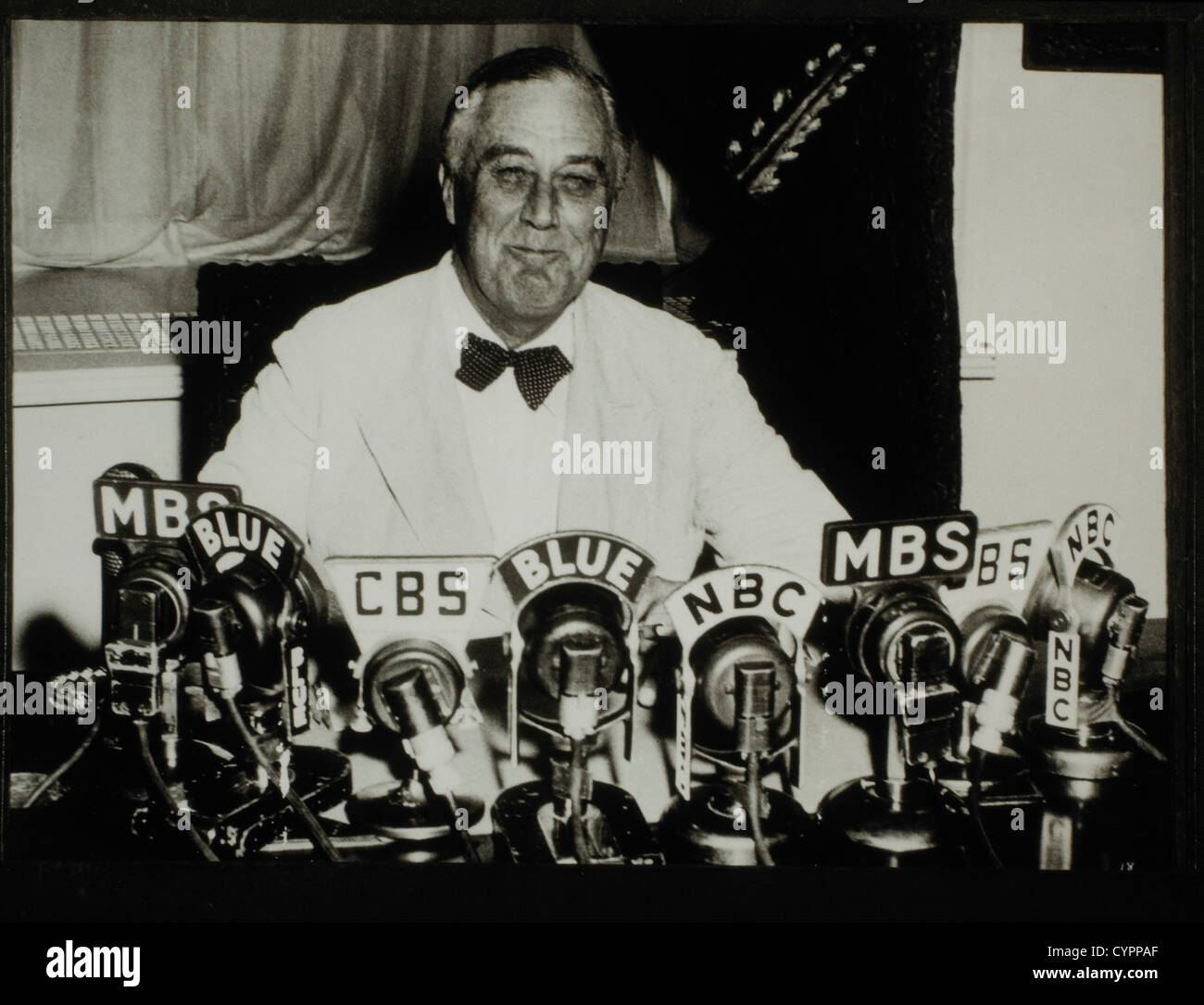 Präsident Franklin Delano Roosevelt Rundfunk eine Rede über Funk vom weißen Haus in Washington, D.C. Stockfoto