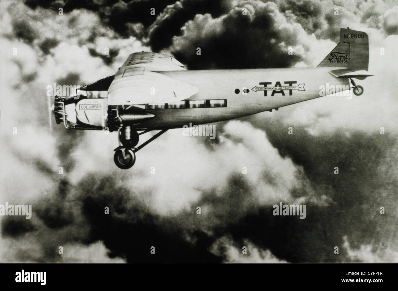 Ford Trimotor Flugzeug im Flug, um 1930 Stockfoto