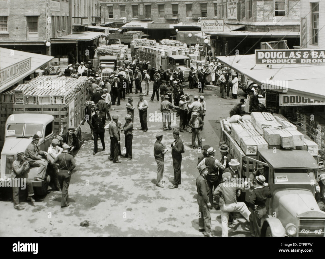 Markt-Arbeitern und Polizei in New York City, USA, "Schläger Busters", 1938 zu produzieren. Stockfoto
