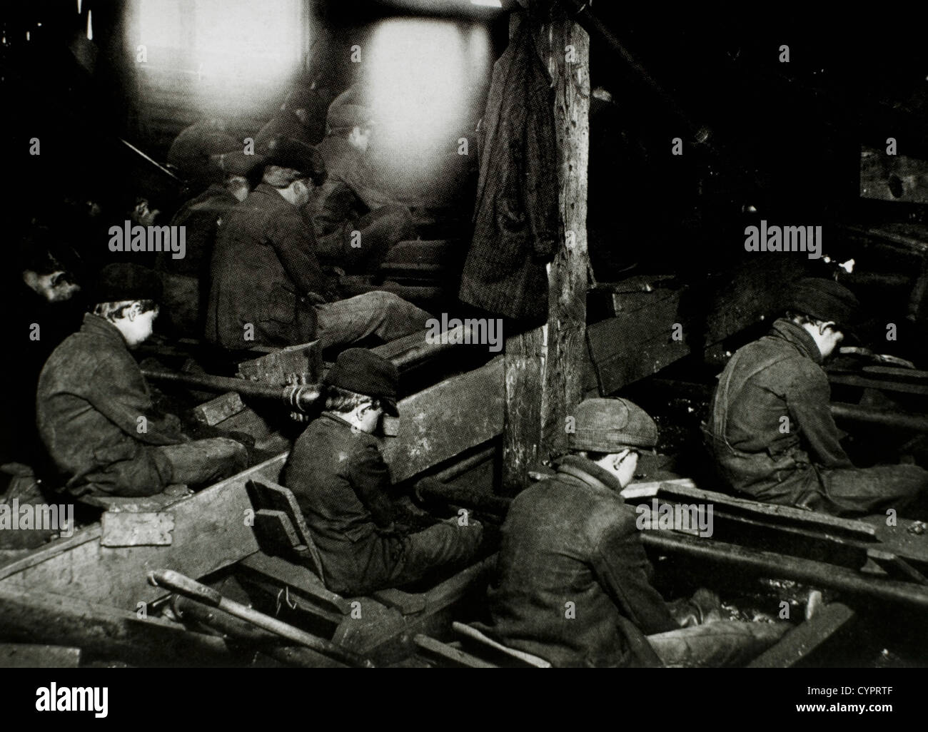 Schutzschalter Boys im Kohlebergwerk, Pittston, Pennsylvania, USA, 1911 Stockfoto