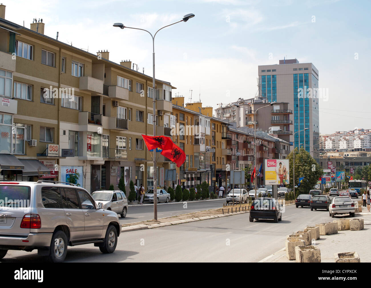 Garibaldi-Straße in Pristina, der Hauptstadt der Republik Kosovo. Stockfoto