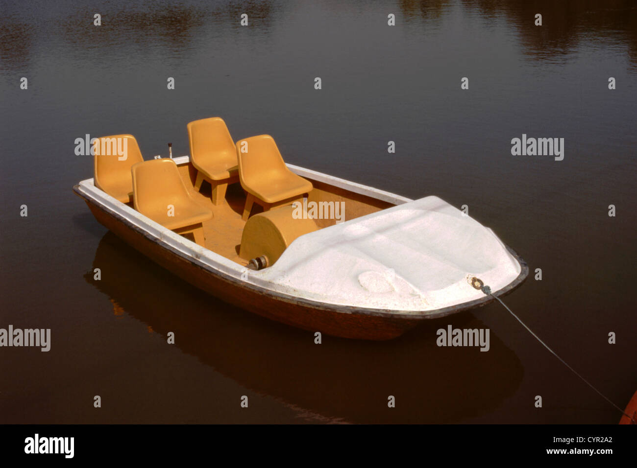 Verankerte touristischen Boot bereit für Spaß fahren Stockfoto