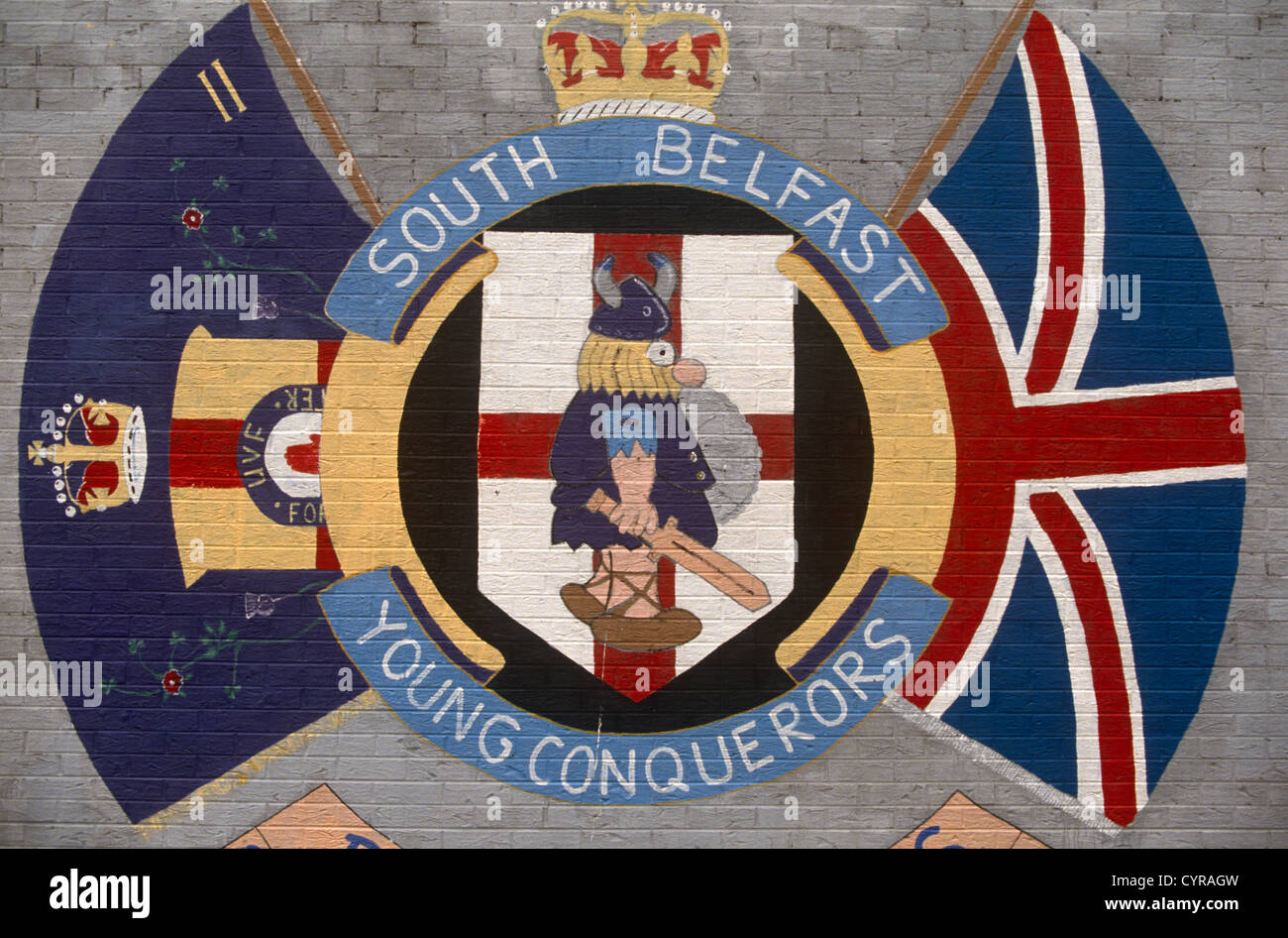 Einem Loyalist Wandbild in einer protestantischen Gegend von Belfast zeigt einen Wikinger als erobernder Held durch die Ulster Volunteer Force (UVF). Stockfoto