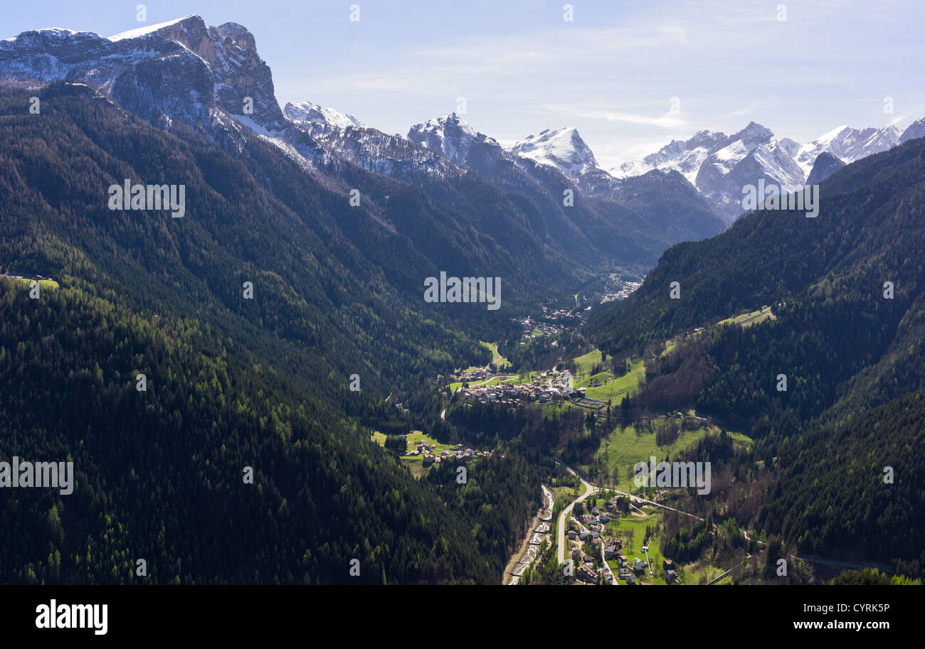 Italy, Dolomites, Veneto, panoramic view on the valley from Colle Santa Lucia Stockfoto