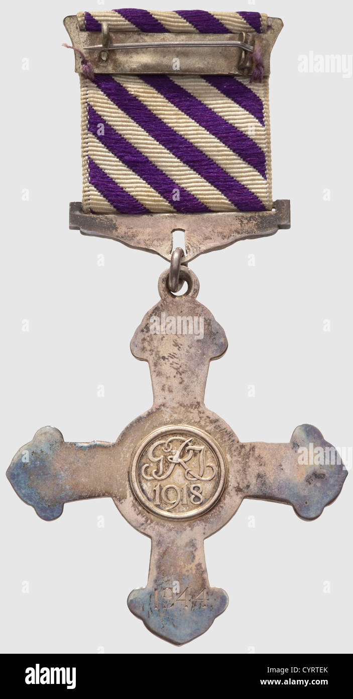 Distinguished Flying Cross 1918, Datierung 1944, notammment décernée aux pilotes de la bataille d'Angleterre, dans son Coffret de la maison 'Royal Mint', bien marqué 'DFC', , zusätzliche-Rechte-Clearenzen-nicht verfügbar Stockfoto