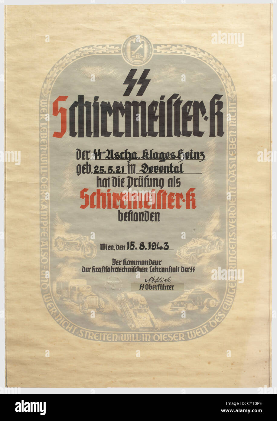 Nachlass eines Schirrmeisters im Bataillon 'der Führer',ein Zahlbuch,Dokumente,Medaillen und ein Fotoalbum Zahlbuch mit Uniformfoto des Unterscharführers,datiert 10. Juni 1940 von '2.(E)/SS-der Führer',mit zahlreichen Eintragungen und Unterschriften. Seiten 21/22 fehlen, Einband und einige Seiten gelockert. SS-Führerschein mit Foto als Sturmmann vom 9. April 1942 von 'SS-Inf.ERS.Batl. Der Führer“. Ownerïs Zertifikat Infanterie-Sturmabzeichen in Bronze datiert 15. Juni 1942 mit Originalunterschrift des Schwertträgers Otto Krumm. Inklusive: Abzeichen in, zusätzliche-Rechte-Clearences-nicht verfügbar Stockfoto