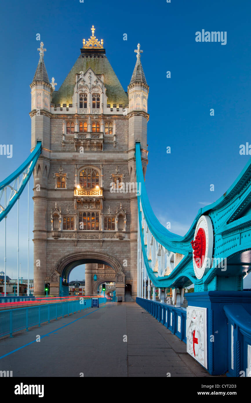 Tower Bridge über den Fluss Themse, London, England, UK Stockfoto