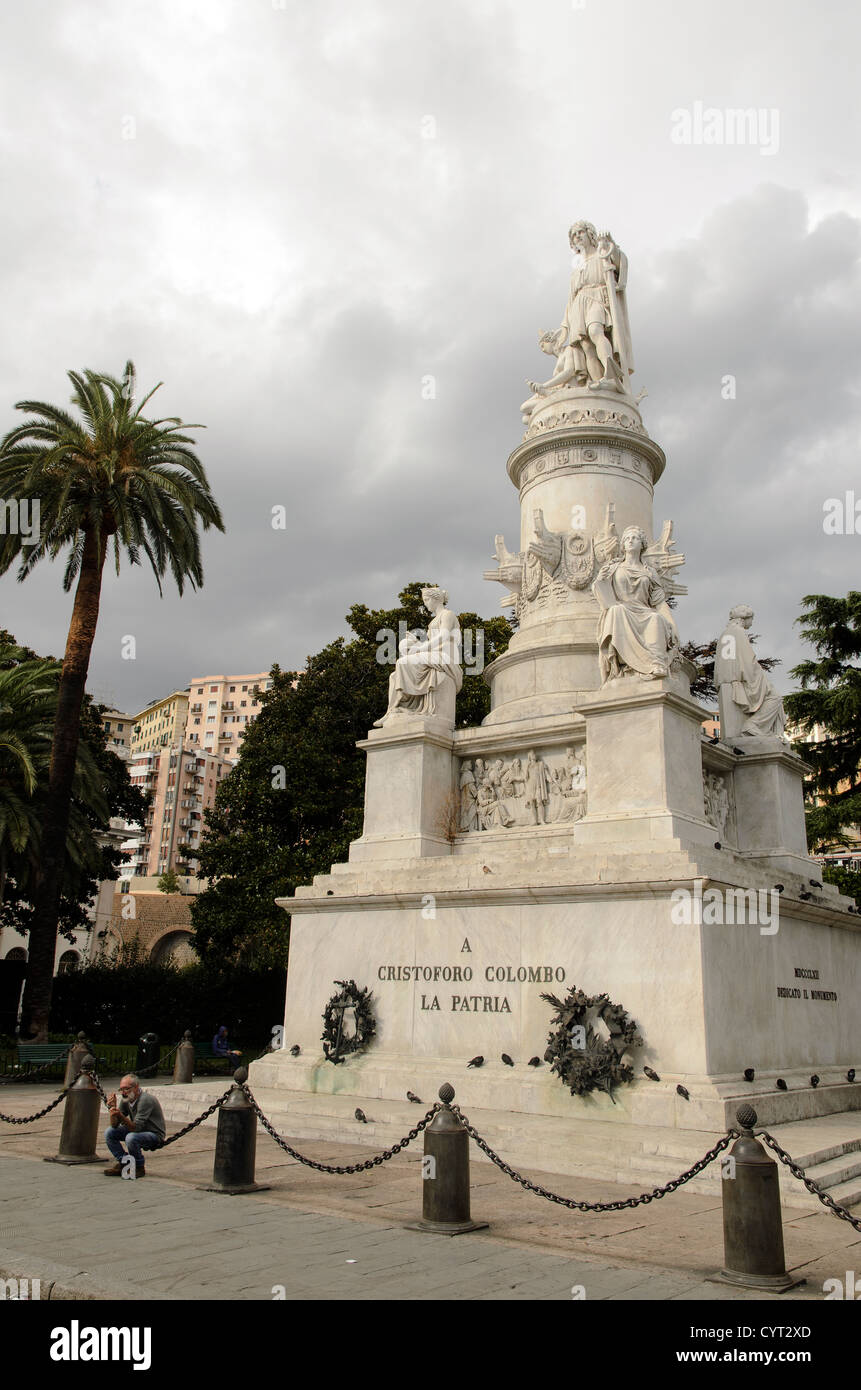 Statue von Christopher Columbus (Cristoforo Colombo) auf der Piazza