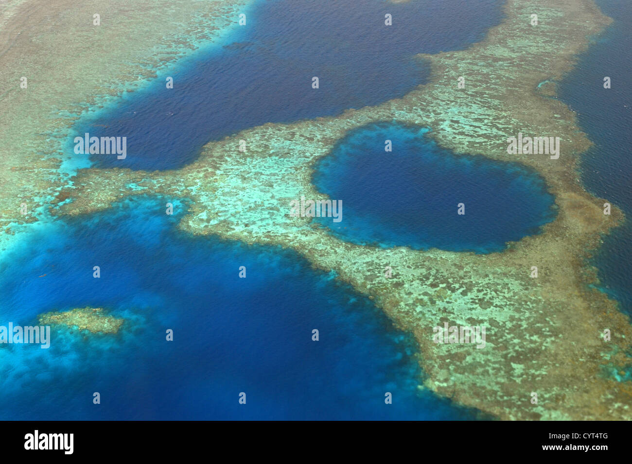Luftaufnahme der Korallenriff-Formation in der Form eines Herzens, Chuuk, Föderierte Staaten von Mikronesien Stockfoto