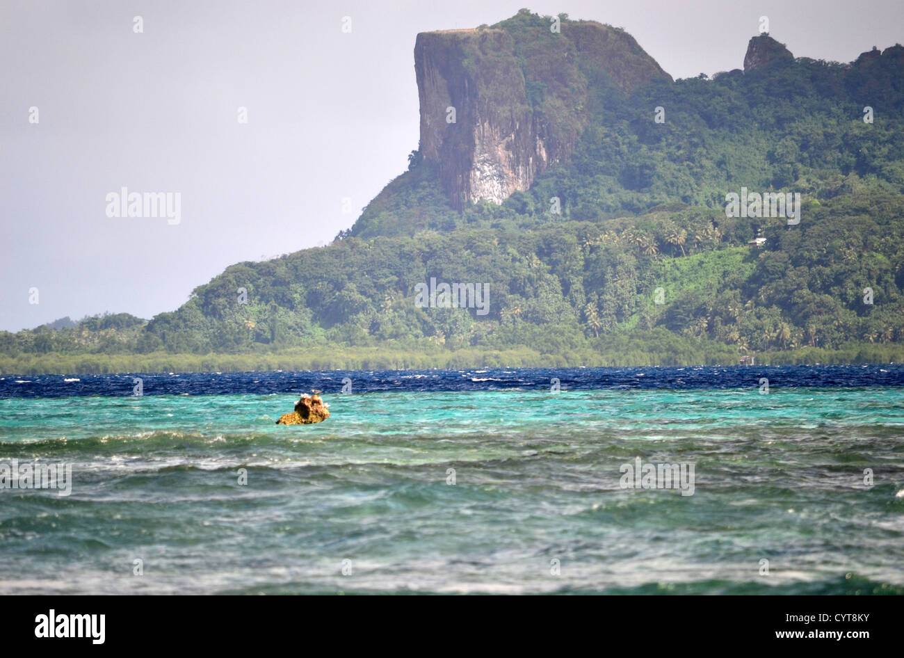 Ansicht der Sokehs Rock aus Palikir Pass, Pohnpei, Pohnpei, Föderierte Staaten von Mikronesien Stockfoto