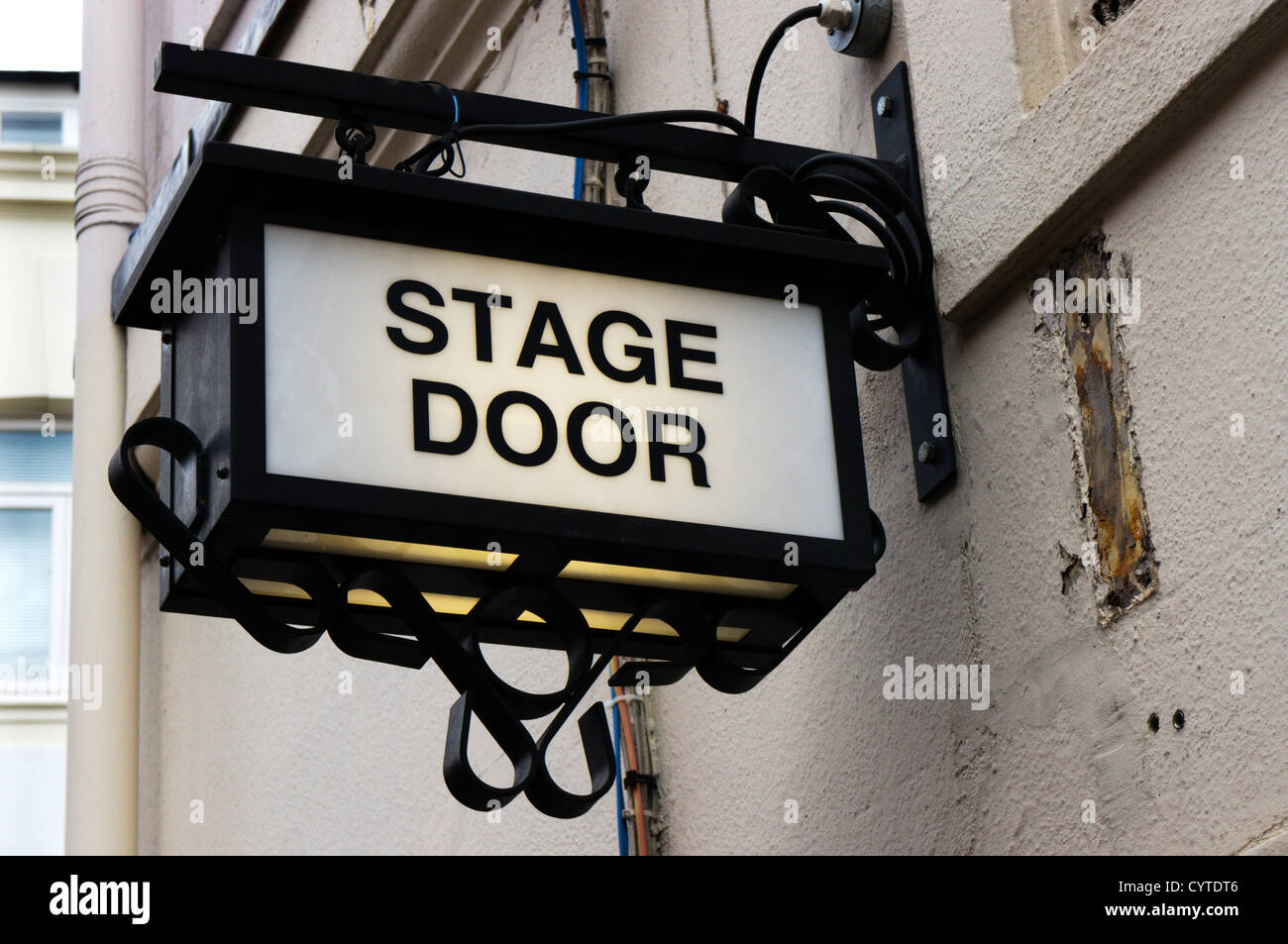 Stage Door Schild außerhalb St. Martin Theatre, London.  Recht vor Zeichen finden Sie unter CXTAX7. Stockfoto