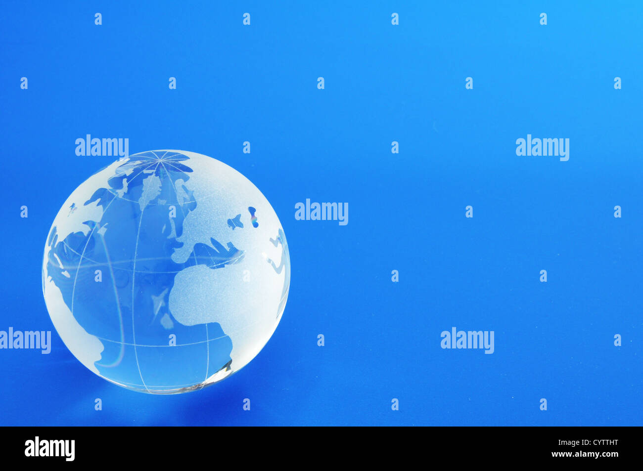 global Business-Konzept mit Glas Planeten und Exemplar Stockfoto