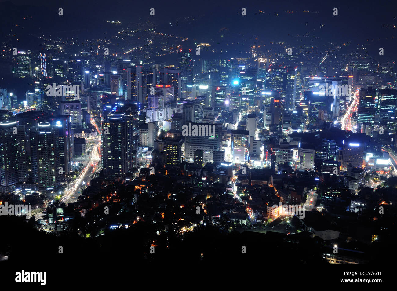 Downtown Seoul bei Nacht vom Seoul Tower Stockfoto