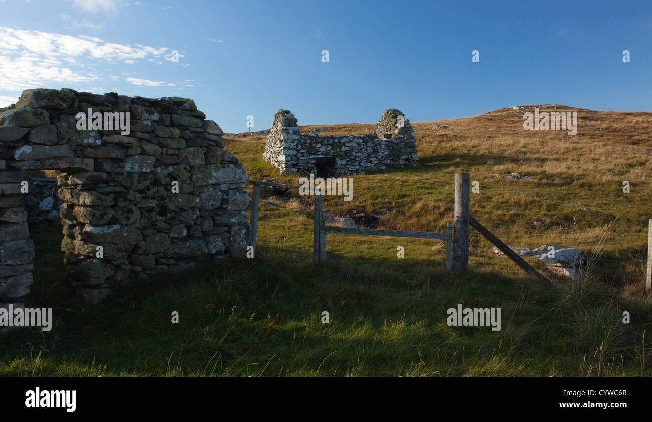 Die alten nordischen Mühlen am Binnie Knowes, Lera Voe, Westside, Shetland-Inseln Stockfoto