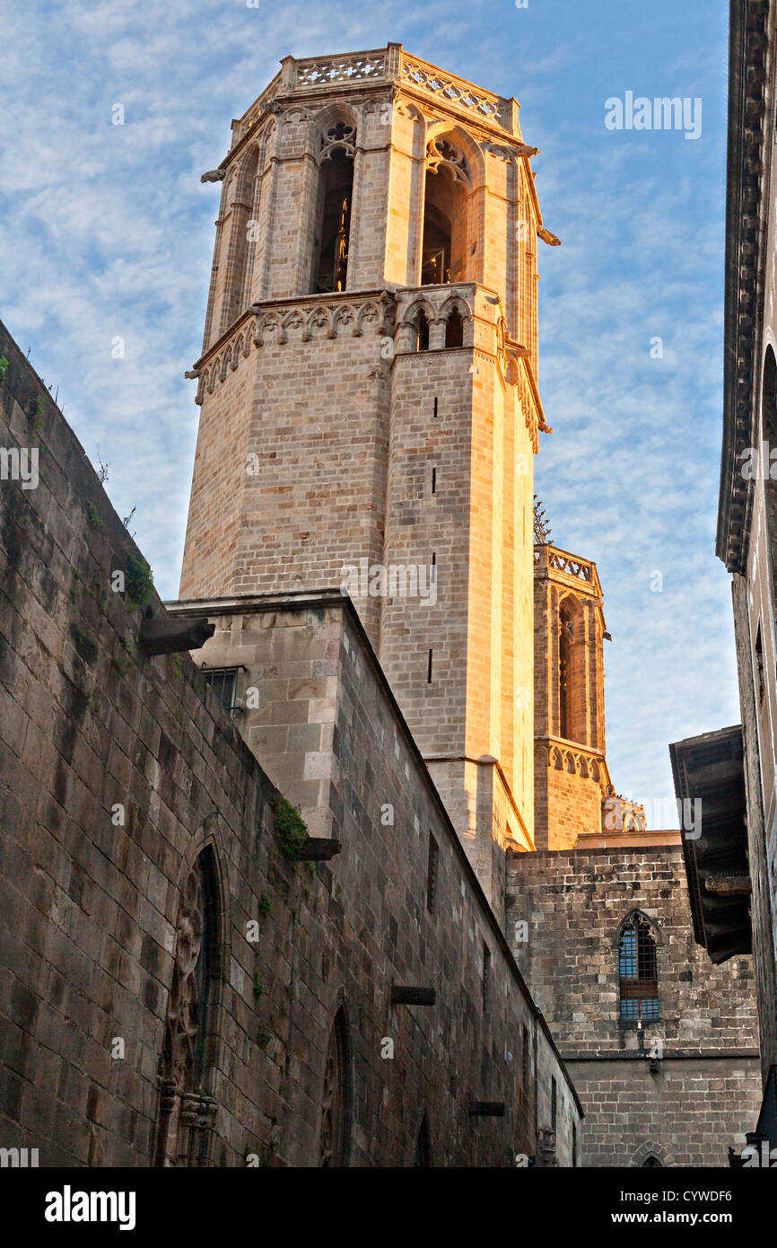 Turm von Santa Eulalia Kathedrale in Barcelona Stockfoto