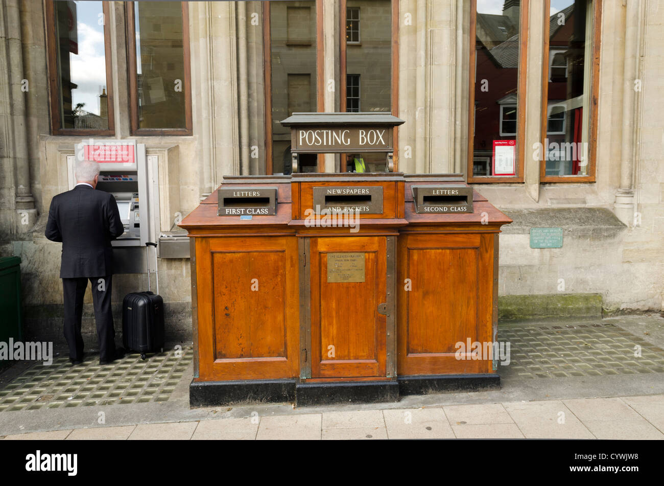 Aus Holz Steckbox außerhalb Haupt Postamt St. Aldate-Oxford UK Stockfoto