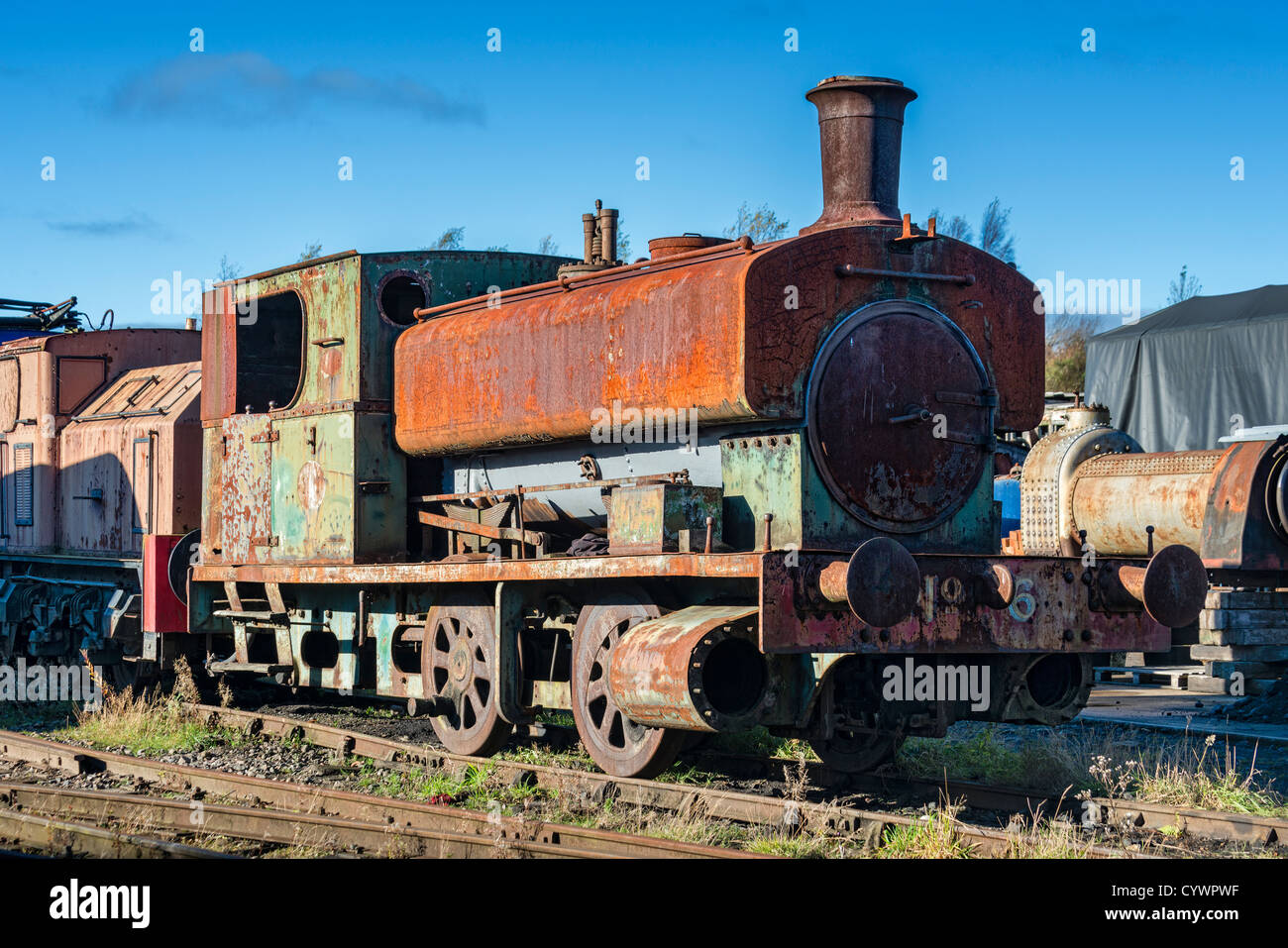 Eine rostige Lokomotive bei Biegert Railway Stockfoto