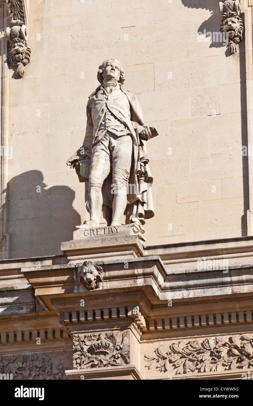 Statue von André Ernest Modeste Grétry (1741-1813), französischer Komponist des komischen Opern, Cour Napoleon, Louvre, Paris Stockfoto